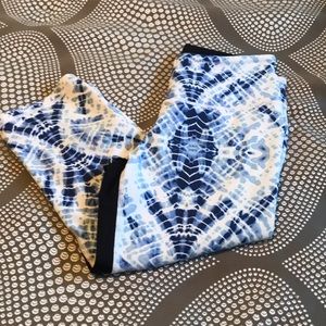 Victoria’s Secret sport crop pants.  Size small .